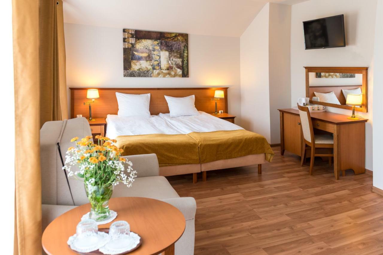 Hotel Airpark 2*